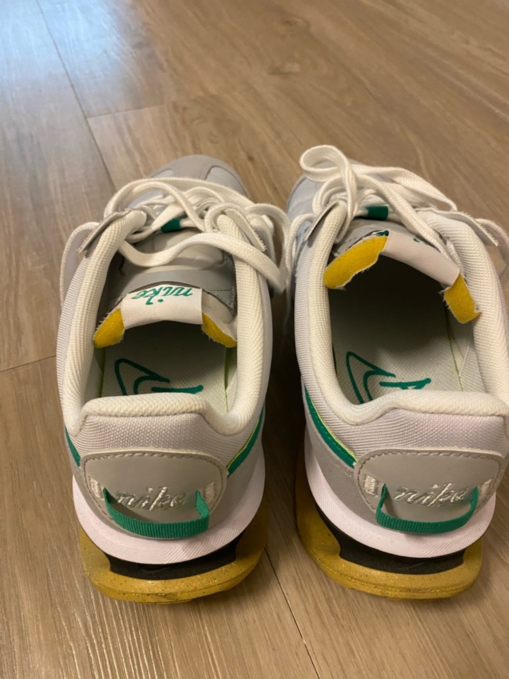 Nike Gray and Green Low-Top Retro Trainer Sneakers - Picture 2 of 5